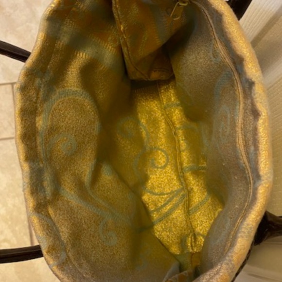 Brown Floral Tapestry type Handbag - Picture 3 of 3